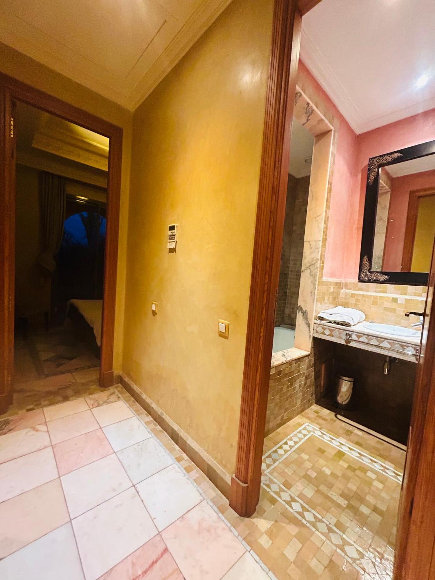 Appartement Spacieux Avec Piscine A La Palmeraie Marakéš Exteriér fotografie